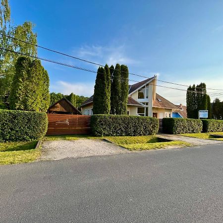 Mol-Ker-Vill Apartment Lenti Eksteriør bilde