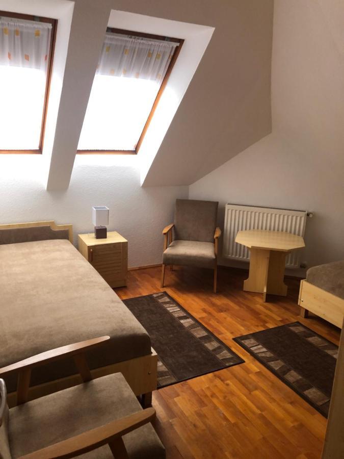 Mol-Ker-Vill Apartment Lenti Eksteriør bilde