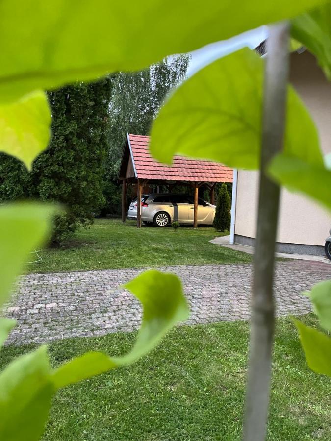 Mol-Ker-Vill Apartment Lenti Eksteriør bilde