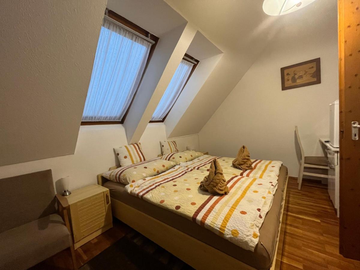 Mol-Ker-Vill Apartment Lenti Eksteriør bilde